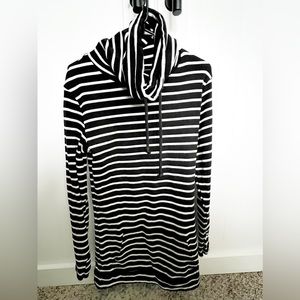 Striped Cowl by Lillie & Lottie